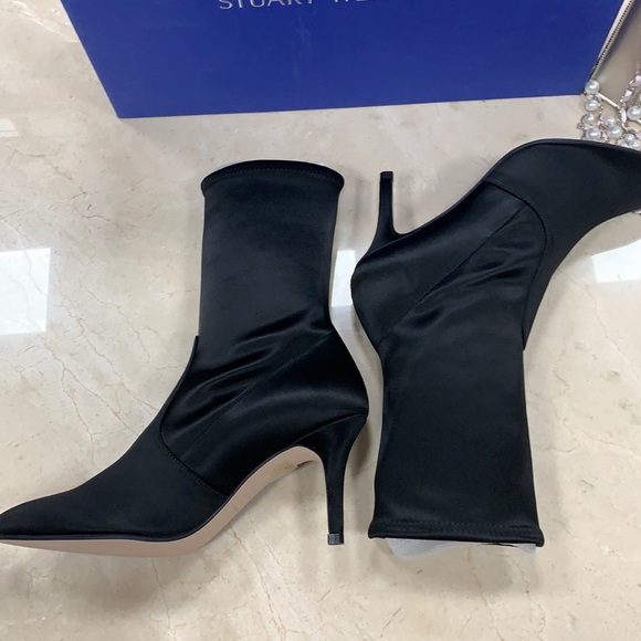 STUART WEITZMAN SATIN STRETCHY BOOTS IN EBONY MADE IN SPAIN - Picture 5 of 8